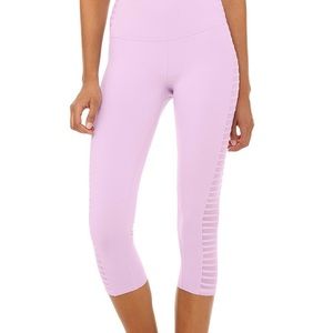 “Used” Alo Yoga prism Capri in UV!!!